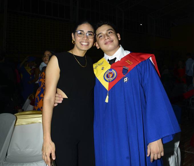 Beatriz Chávez y Alessio Sáenz