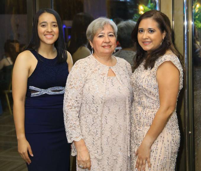 Katy Espinoza, Alma Luz Madrid y Thalia López