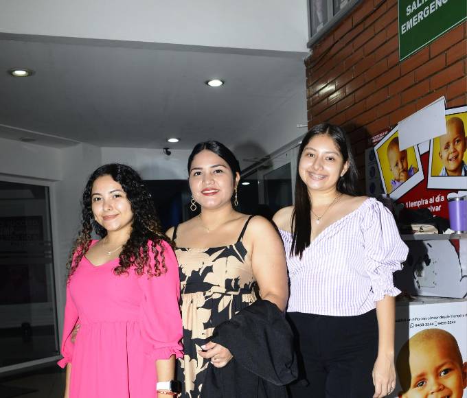 Paola Jiménez, Edy Fúnez y Ruth Funes