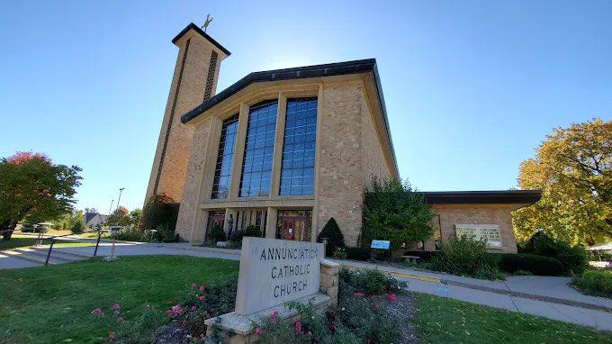 Al menos dos muertos y 20 heridos deja tiroteo en escuela de Minneapolis