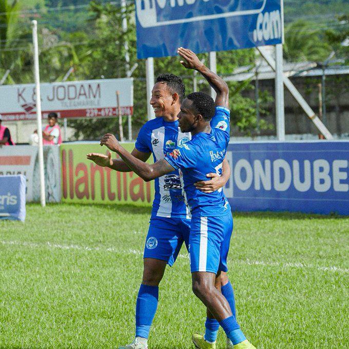 Allan Banegas abrió el marcador para el Victoria en Tocoa.