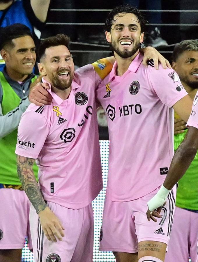 Leo Campana y Messi celebrando el tercer gol del Inter Miami.