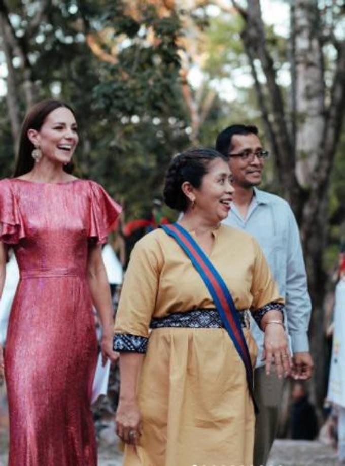 Los duques de Cambridge nadan con tiburones, bailan punta y se aventuran en la jungla en visita a Belice