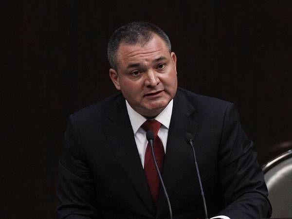 Fotografía de archivo fechada el 23 de septiembre de 2009, del secretario de Seguridad Pública Genaro García Luna, durante una comparecencia en la Cámara de Diputados de la Ciudad de México (México).