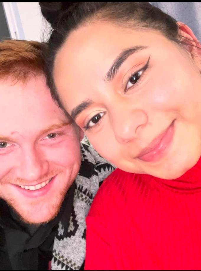 La tía de la víctima afirma que nunca imaginó que algo así pudiera ocurrir y que no detectó señales de violencia doméstica. “Pase lo que pase, nadie nos devolverá a ese angelito que nos alegraba los días”, señala Idis Díaz, tía de Anggy.