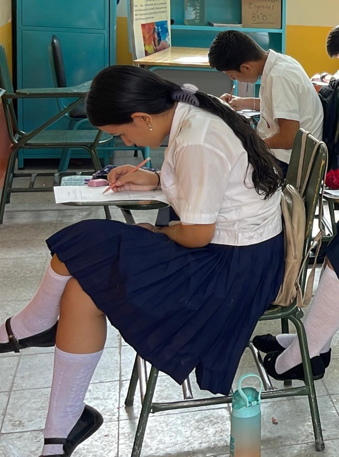 Génesis Ivania tenía 14 años y era alumna del noveno grado del Centro Básico Presentación Centeno de Gracias, Lempira.