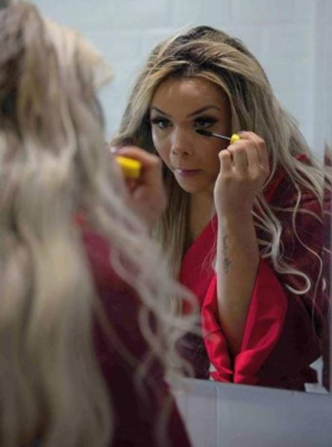 Según apuntan, fue durante el inicio de la pandemia cuando Neymar comenzó a verse con la artista, coincidiendo con la famosa escapada del delantero y otros compañeros latinoamericanos a sus respectivos países tras la cancelación de la liga francesa.