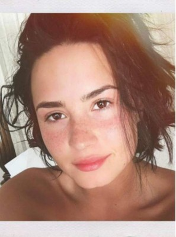 La cantante Demi Lovato se unió a la campaña de mostrarse sin filtros en redes sociales.
