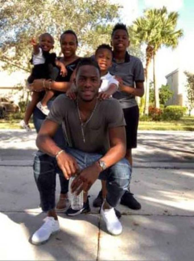 Maynor Figueroa: El defensor hondureño disfruta con su familia en Estados Unidos.