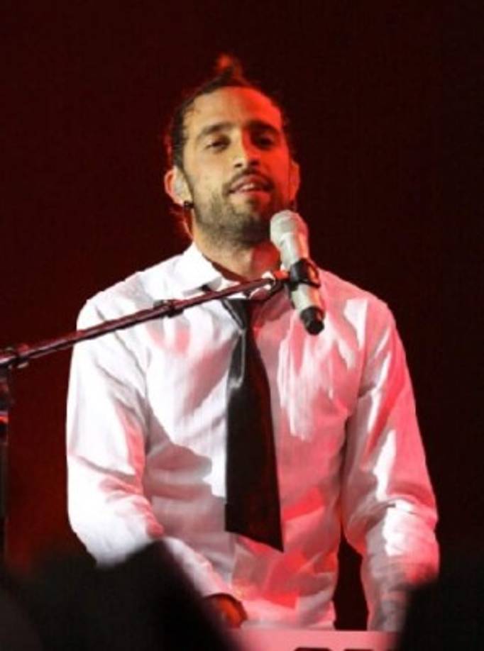 Continuó su carrera como cantante y compositor. Más tarde empezó a producir discos, entre sus primeros trabajos destacan «AeroSoul» de Kalimba, y «Reyli en la Luna» de Reyli Barba.<br/><br/>