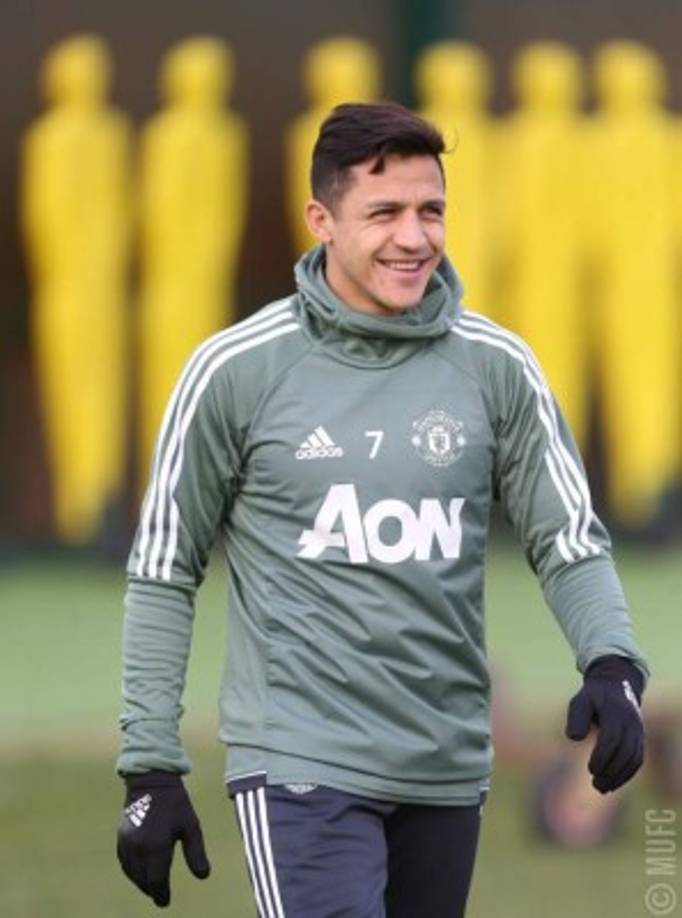 Juventus e Inter de Milán son dos de los equipos que siguen de cerca a Alexis Sánchez, según los medios ingleses. El rendimiento del chileno no ha sido el esperado en el Manchester United y el club inglés le busca una salida en el próximo mercado de verano.