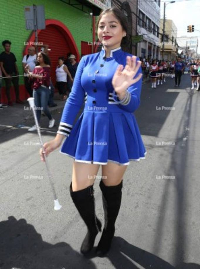 Esta bella jovencita fue una de las más admiradas por el público, el cual conquistó con su gracia.