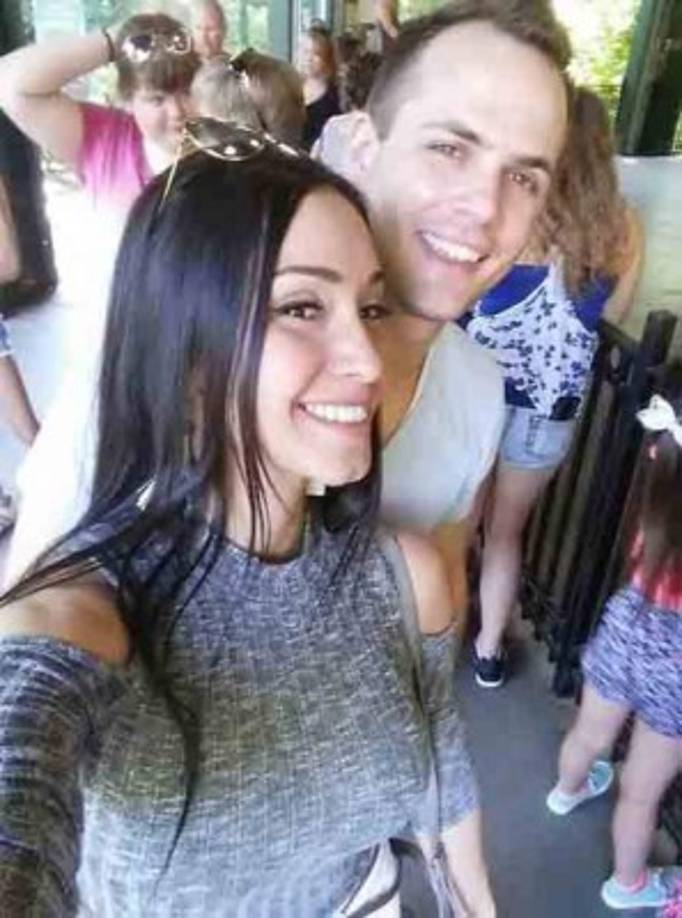 Este es el chico que le robó el corazón a la guapa exmodelo Mabiza Caravante. Forman una linda pareja en Estados Unidos.