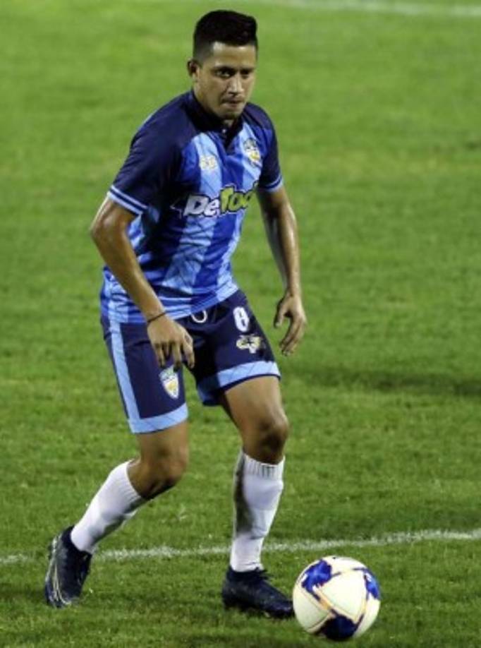 El mediocampista Aldo Oviedo, que descendió con el Real de Minas en el torneo pasado, podría terminar jugando la próxima temporada con la UPN. Los Lobos son dirigidos por Raúl Cáceres, entrenador que dirigió al futbolistas en los mineros.