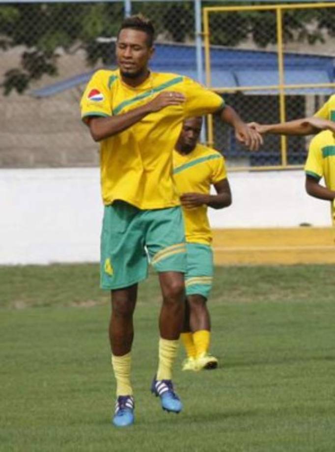 Allan 'Pilín' Cárcamo: Otro de los jugadores que descendió con el Social Sol la campaña pasada pero hoy tendrán una nueva oportunidad en la Liga Nacional, el delantero ahora jugará con la Real Sociedad de Tocoa.