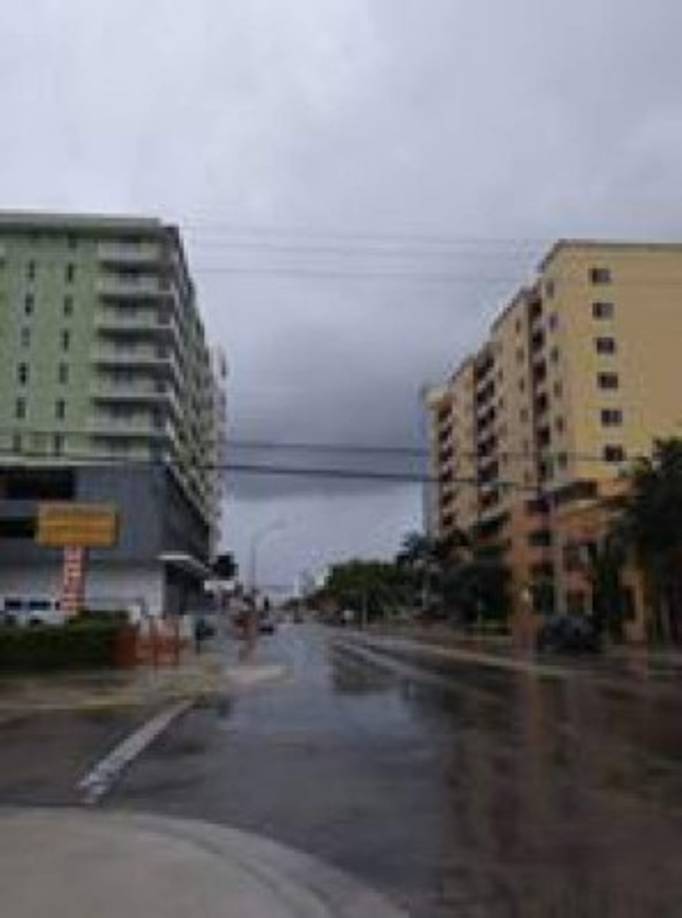 Las fotos de los hondureños también muestran la desolación en las calles.