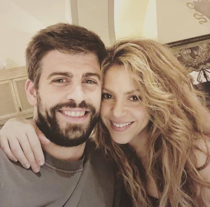 Gerard Piqué y Shakira decidieron poner fin a su relación tras 10 años y dos hijos en común, en principio por una presunta infidelidad del defensor del FC Barcelona.