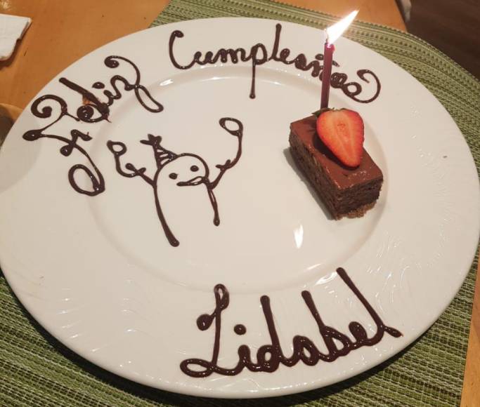 Lidabel Mena celebra su cumpleaños junto a sus seres queridos