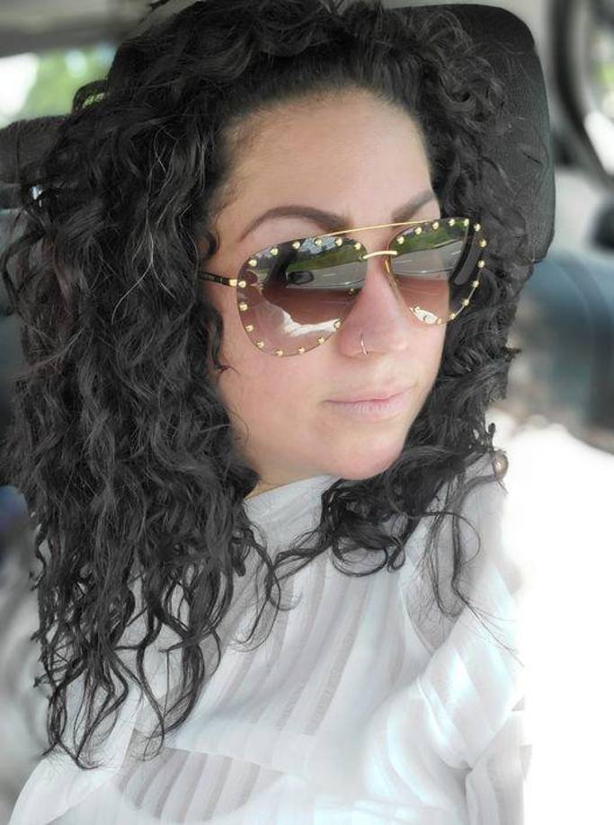 Con base a los videos los agentes del EPD pudieron identificar la camioneta Chevrolet Silverado en color azul, con placas AWJ-C92 de Colorado, como propiedad de José Bustamente originario de México.