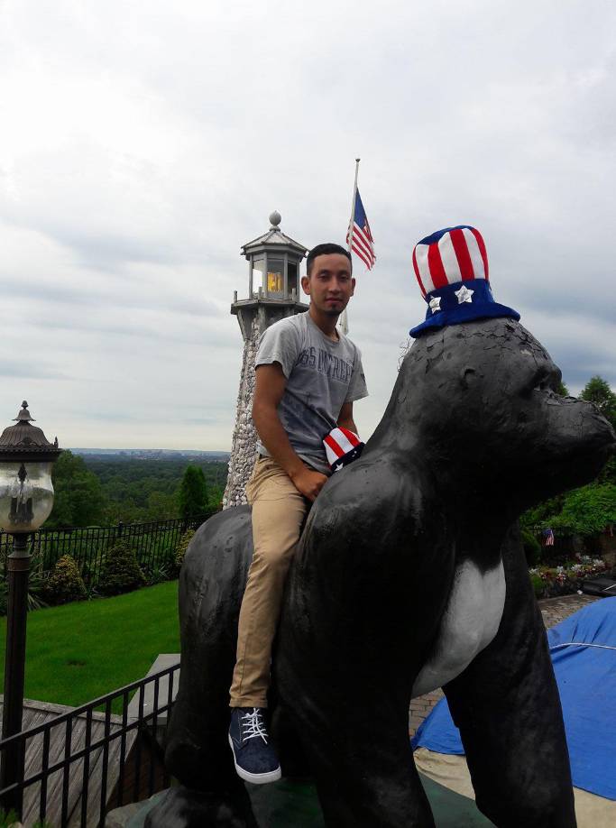 A través de las redes sociales la familia y amigos del hondureño informaron sobre el fallecimiento.