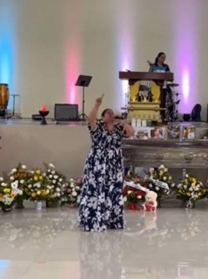 “Padre, tú me la diste y ahora yo te la entrego”, dijo entre lágrimas de dolor la pastora. 