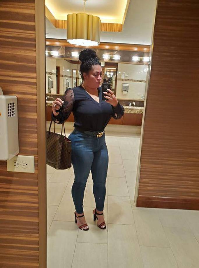 Los detectives recuperaron varias imágenes de las cámaras de seguridad en la zona en la que se encontró el cuerpo y vieron una camioneta Chevrolet Silverado.