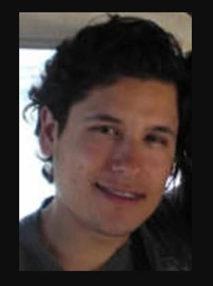 Jesús Alfredo Guzmán Salazar. De acuerdo con las fichas emitidas por las autoridades estadounidenses, Jesús Alfredo Guzmán Salazar tiene 36 años de edad y es uno de los dos “Chapitos” que junto a Iván Archivaldo fueron producto del amor entre Joaquín Guzmán y su primera esposa,<b> María Alejandrina Salazar Hernández.</b>