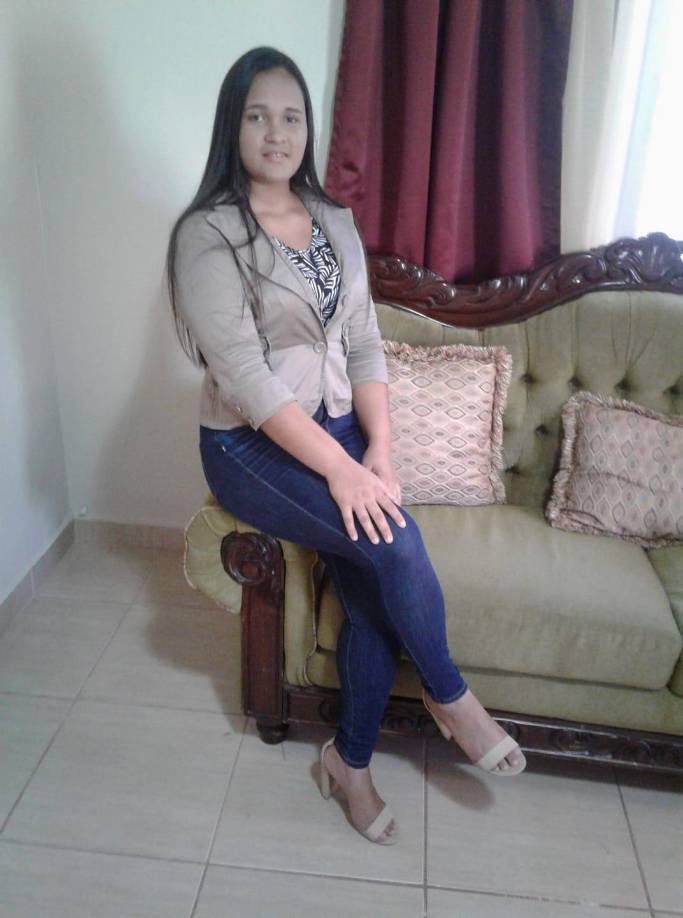 El maleante se bajó de una motocicleta e ingresó a la residencia. Allí, Ginel quedó de frente al que le quitaría la vida. 