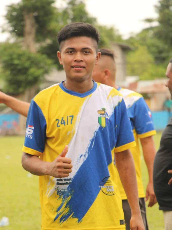 Jugaba en varios equipos del sector, donde era muy querido por vecinos. 