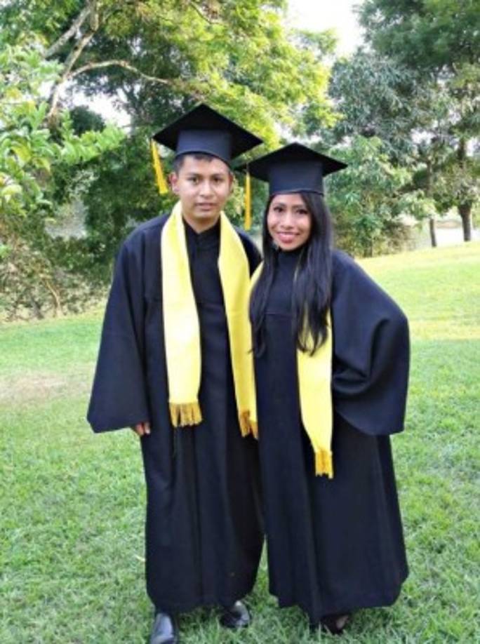 Antes de ser una de las actrices del momento Yalitza planeaba tomar otros caminos artísticos.<br/><br/>Su hermana Edith declaró que Aparicio tenía planes de dedicarse a la poesía, la lectura o la pintura.<br/><br/>