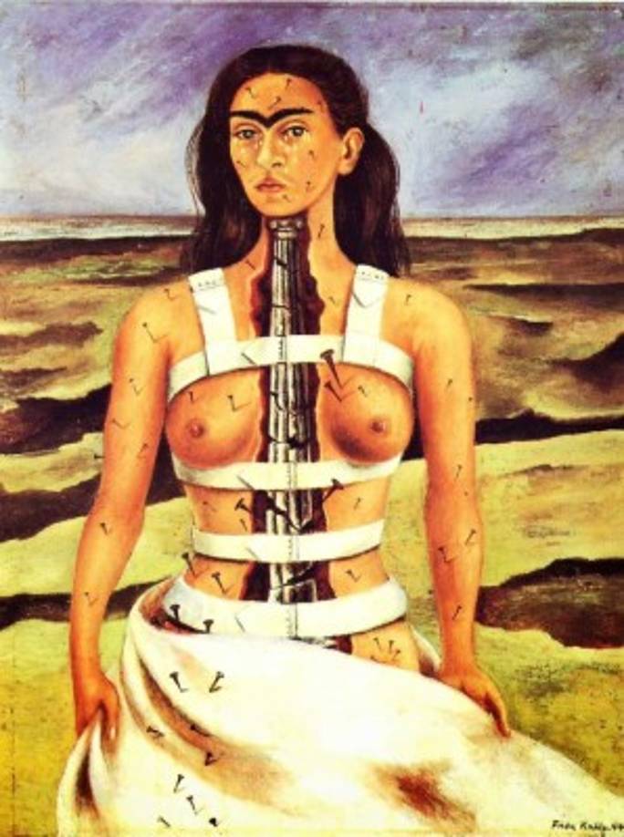 1. En 'La Columna Rota' Frida se dibujó a sí misma desnuda de la cintura para arriba, con un corsé de acero que le fue ordenado para sujetar su cuerpo. Tras las correas del corsé, una enorme abertura recorre su torso para dejar al descubierto su columna rota. Hay clavos incrustados en todo su cuerpo y uno especialmente grande en su corazón, mostrando que no todo su sufrimiento era físico, sino que también soportaba una enorme tristeza.