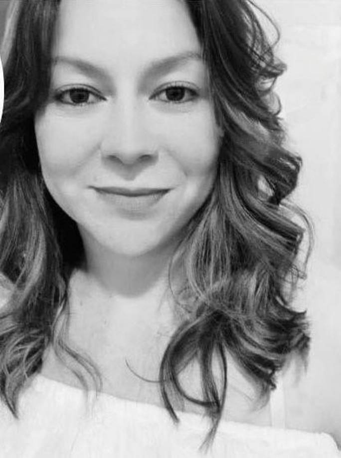 La maestra era originaria del municipio de El Rosario, donde está ubicado el centro educativo donde daba clases a sus alumnos. 