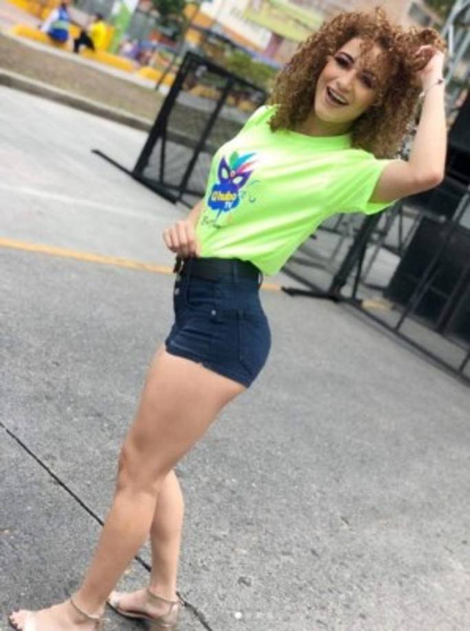 Mayra Tercero desató la locura al demostrar sus cualidades como bailarina.