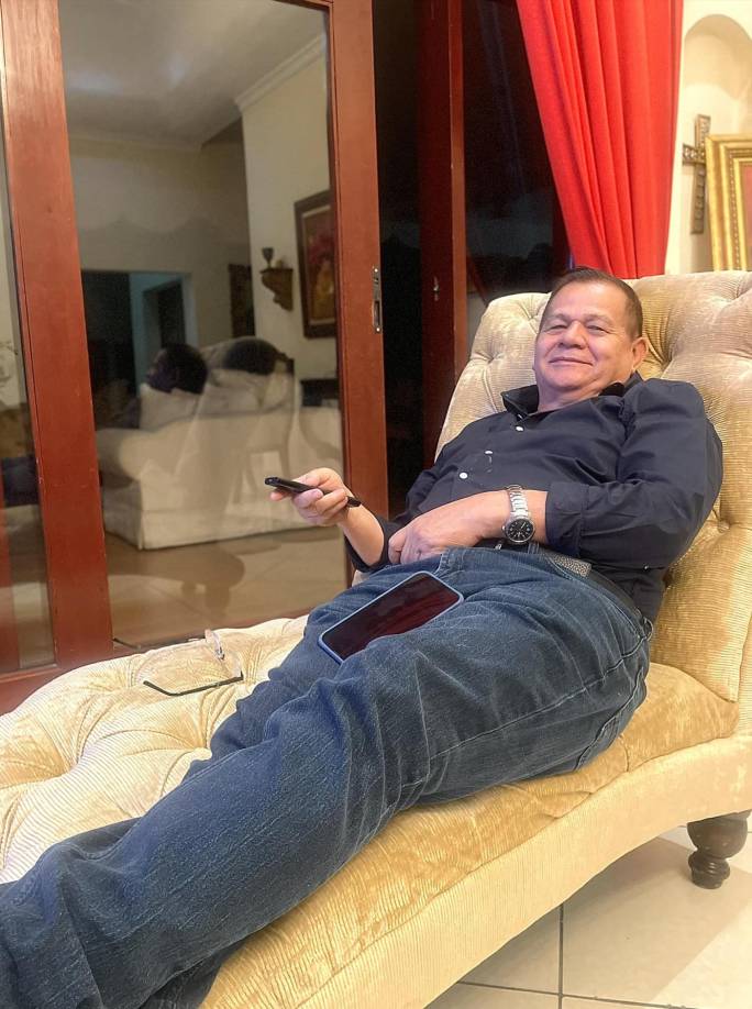 <b>“Denuncio públicamente que fui capturado por un gobierno corrupto que usa el poder para perseguir y silenciar a quienes defendemos la patria”</b>, expresó el exjefe militar a través de sus redes sociales. 