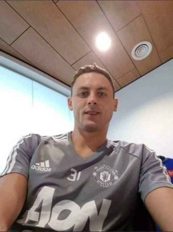 Matic: Se ha filtrado en las últimas horas al volante con camiseta del Manchester United por lo que Mourinho se lo va a quitar al Chelsea, su ex-club.