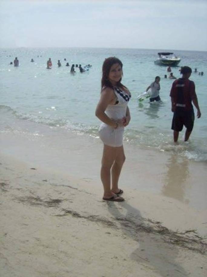 Iris Romero disfruta de sus vacaciones en Roatán.