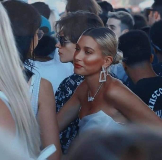 Hailey, la esposa de Justin Bieber fue captada en Coachella.