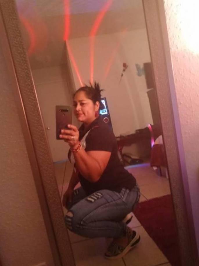 Julissa contó que hacía dos meses, Edwin había intentado matar a su hermana con un machete. “Siempre andaba con cuchillo y pistolas”, reveló.