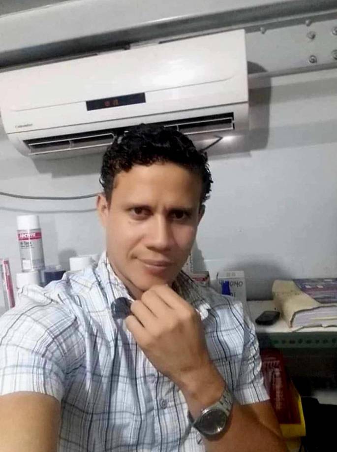 “La falta de humanidad y empatía los hace caer en comparaciones ridículas de personas inocentes. Lo único que logran es dañar más”, expresó.