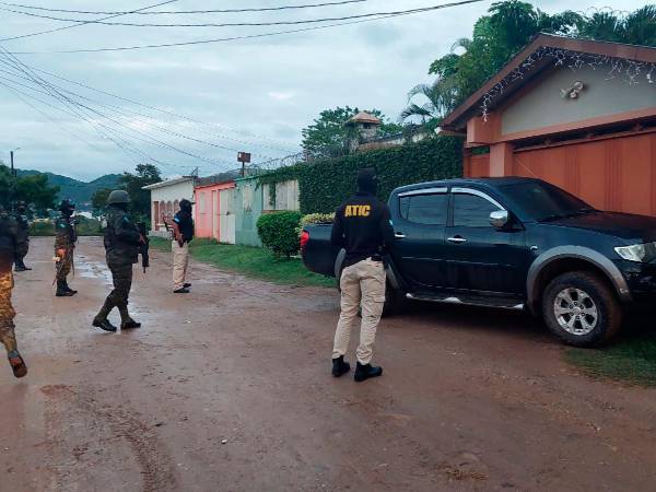 <b><span class=mln_uppercase_mln>Operación.</span></b> Agentes de la Atic y el Ministerio Público ejecutaron varios operativos en búsqueda de acusados.<span class=mln_uppercase_mln> </span>