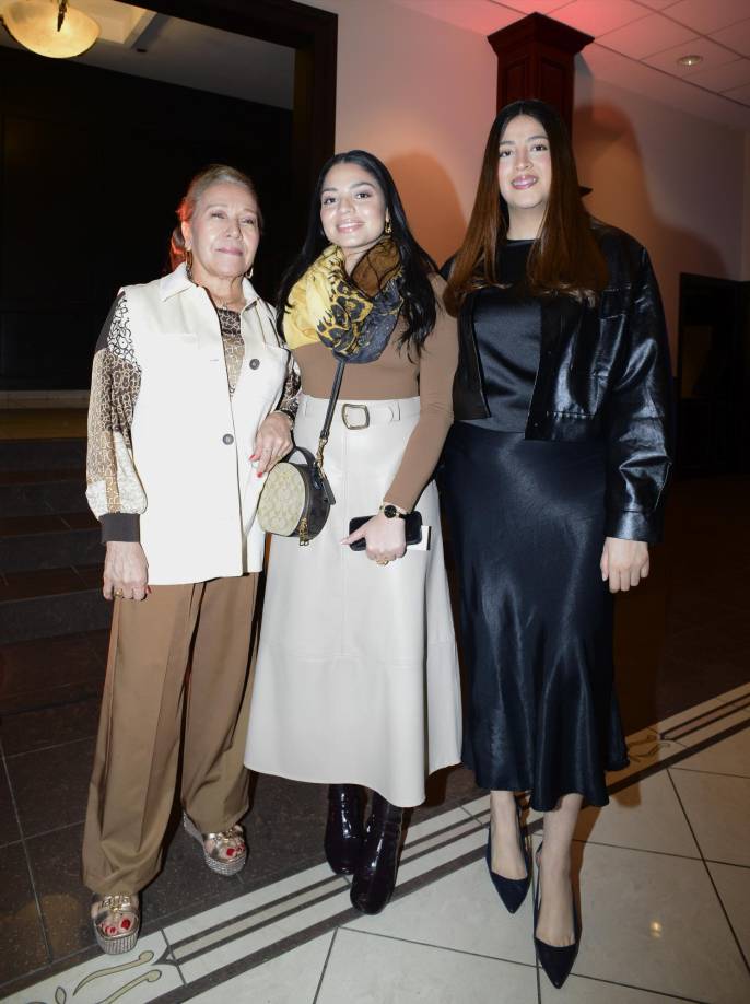 Doris Ramírez, Claudia Mejía y Génesis Melendes.