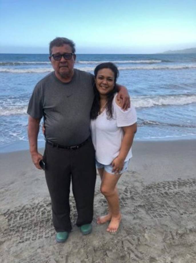 Edith Peña escribió a su padre: 'Para el mejor de los mejores padres del mundo de parte de toda su familia: lo amamos, don Jaime Archaga'.