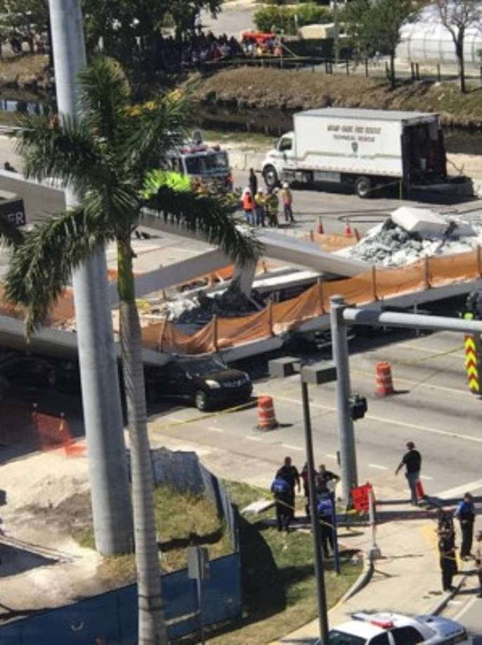 La obra del puente, que estaba previsto que pudiese soportar fuertes vientos durante los habituales huracanes que se viven en el sur de Florida, se aceleró después de que el pasado verano muriese atropellada una estudiante al cruzar la calle Ocho.