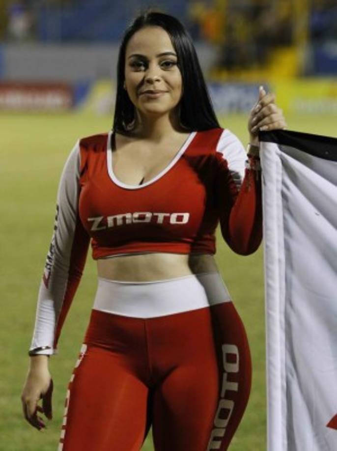 Jeimy Álvarez lució hermosa en el estadio Morazán.