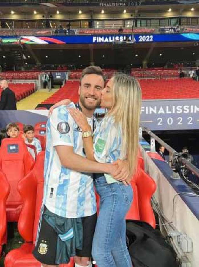 Caro Calvagni es la pareja sentimental del defensor argentino Nicolás Tagliafico.