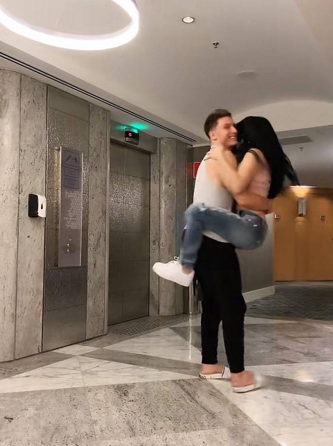 ”Le encanta la “funa” a él, es su pasión”, dijo Roxana a su novio Juninho, a lo que él le respondió con risas.