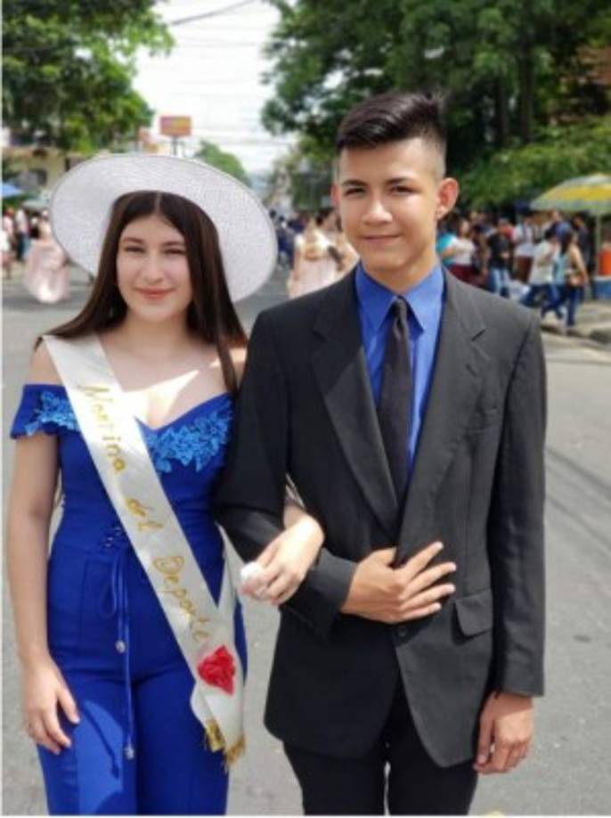 Con gran entusiasmo los jóvenes se aprestaron a las calles para festejar los 197 años de la independencia de Honduras.