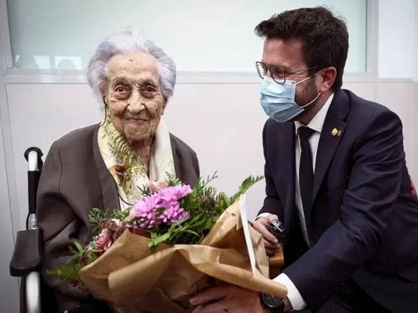 María Branyas Morera, la mujer que desde hacía un año era la persona más anciana del mundo y la octava más longeva de la historia, falleció la madrugada del lunes en España a los 117 años y 168 días.