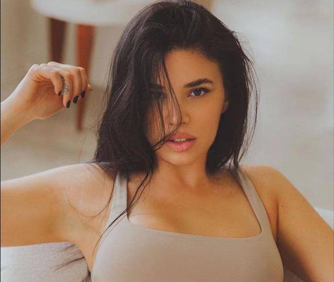 Y, probablemente, será en el duelo que medirá a su Croacia contra España en la Eurocopa de Francia de 2024. “Europa en dos meses”, escribió junto a una fotografía que no dejaba lugar a la imaginación con un sensual bikini negro.