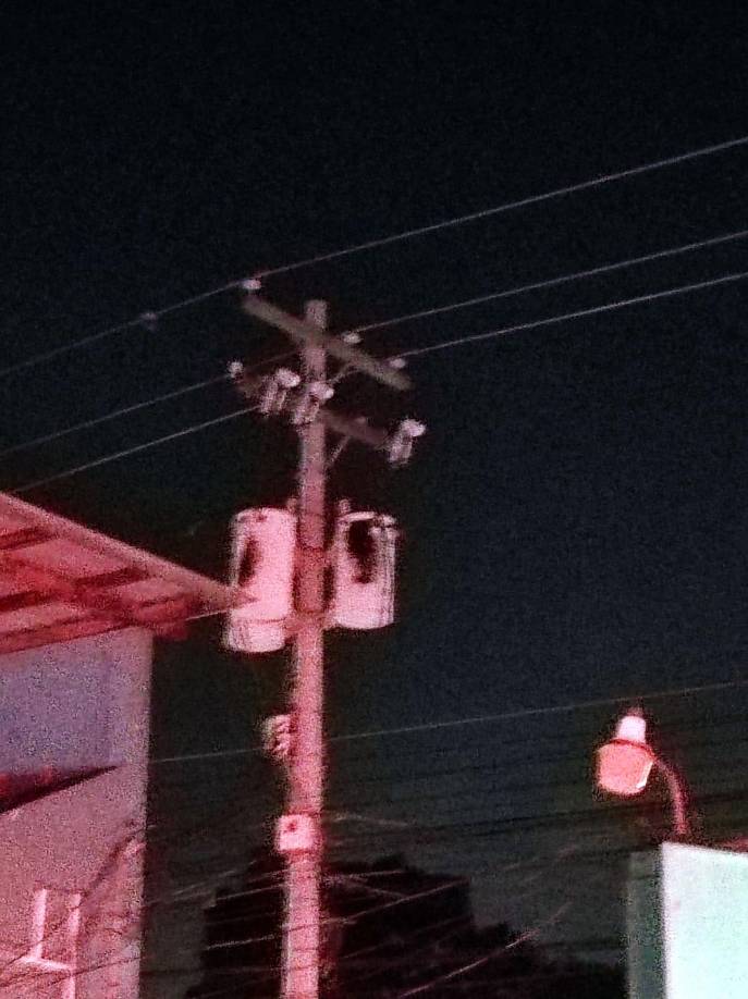 Durante el medio tiempo del partido, el estadio Rubén Deras de Choloma se quedó sin luz por corte de energía eléctrica.